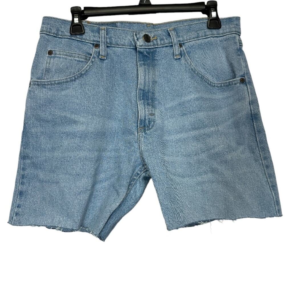 Wrangler Light Wash Cut Off Raw Hem High Rise Denim Shorts Size 31 x 30